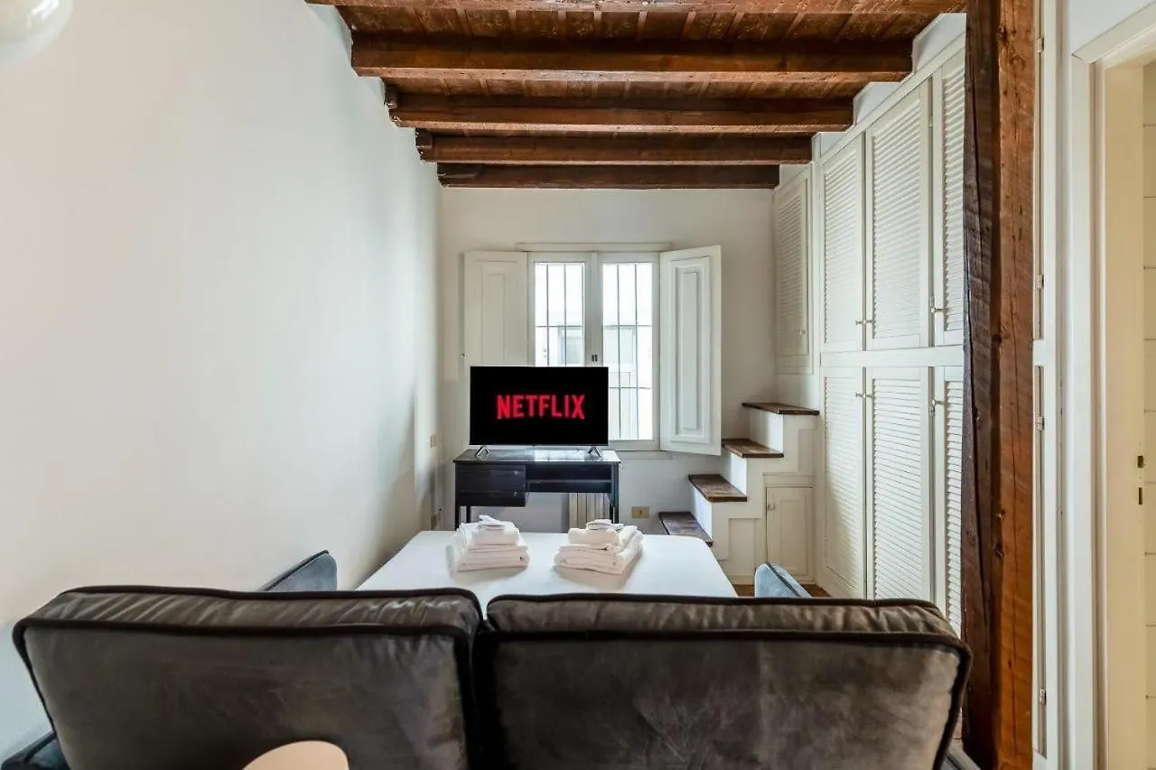 Apartament Navigli Cozy Nest - Central Studio Apt Mediolan