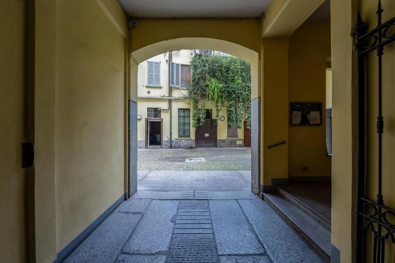Apartament Navigli Cozy Nest - Central Studio Apt Mediolan