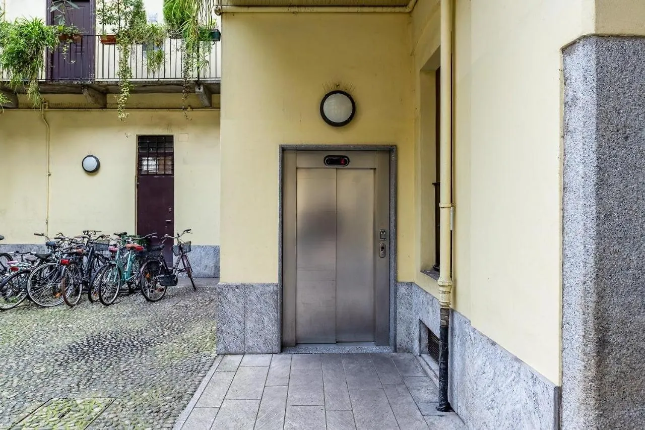Apartament Navigli Cozy Nest - Central Studio Apt Mediolan